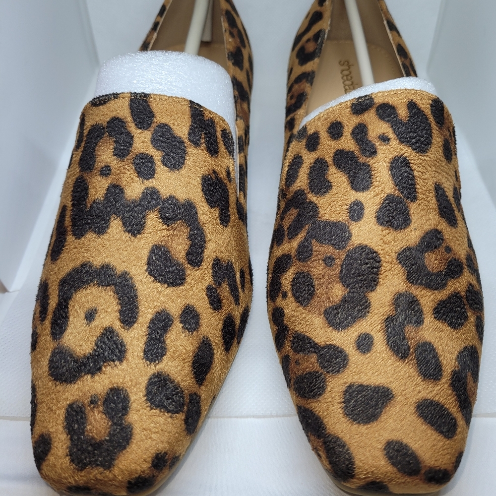 Shoe Dazzle Leopard Loafers/Flats